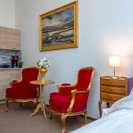 Апартаменти Bank Invest Apartmens - Old Town Прага Екстер'єр фото