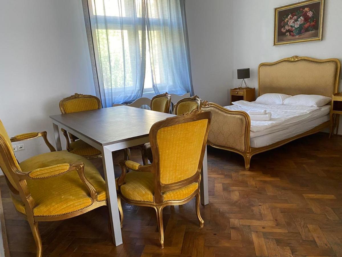 Апартаменти Bank Invest Apartmens - Old Town Прага Екстер'єр фото